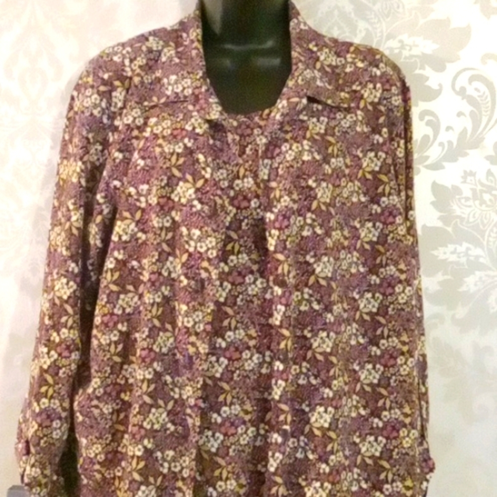 Covington Women's Button Down Shirt - Purple and Cream Floral Vintage 2pc